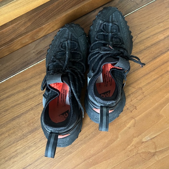 Black Nike ACG Mountain Fly Gore-Tex Sneaker - Picture 4 of 10